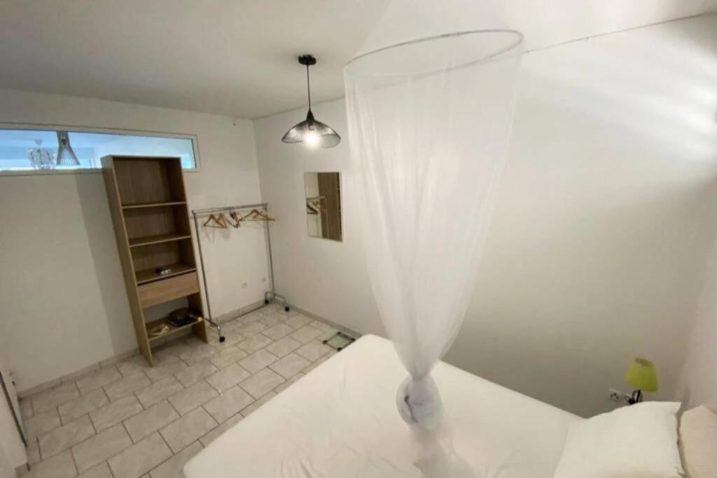 Charmant Appartement Avec Piscine 勒罗贝尔 外观 照片