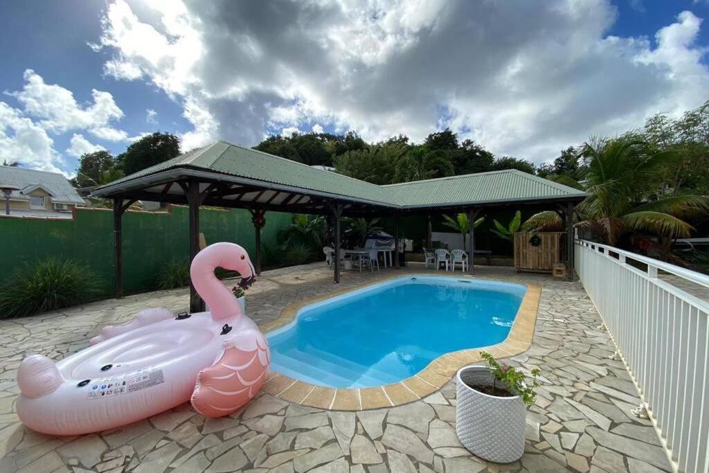 Charmant Appartement Avec Piscine 勒罗贝尔 外观 照片